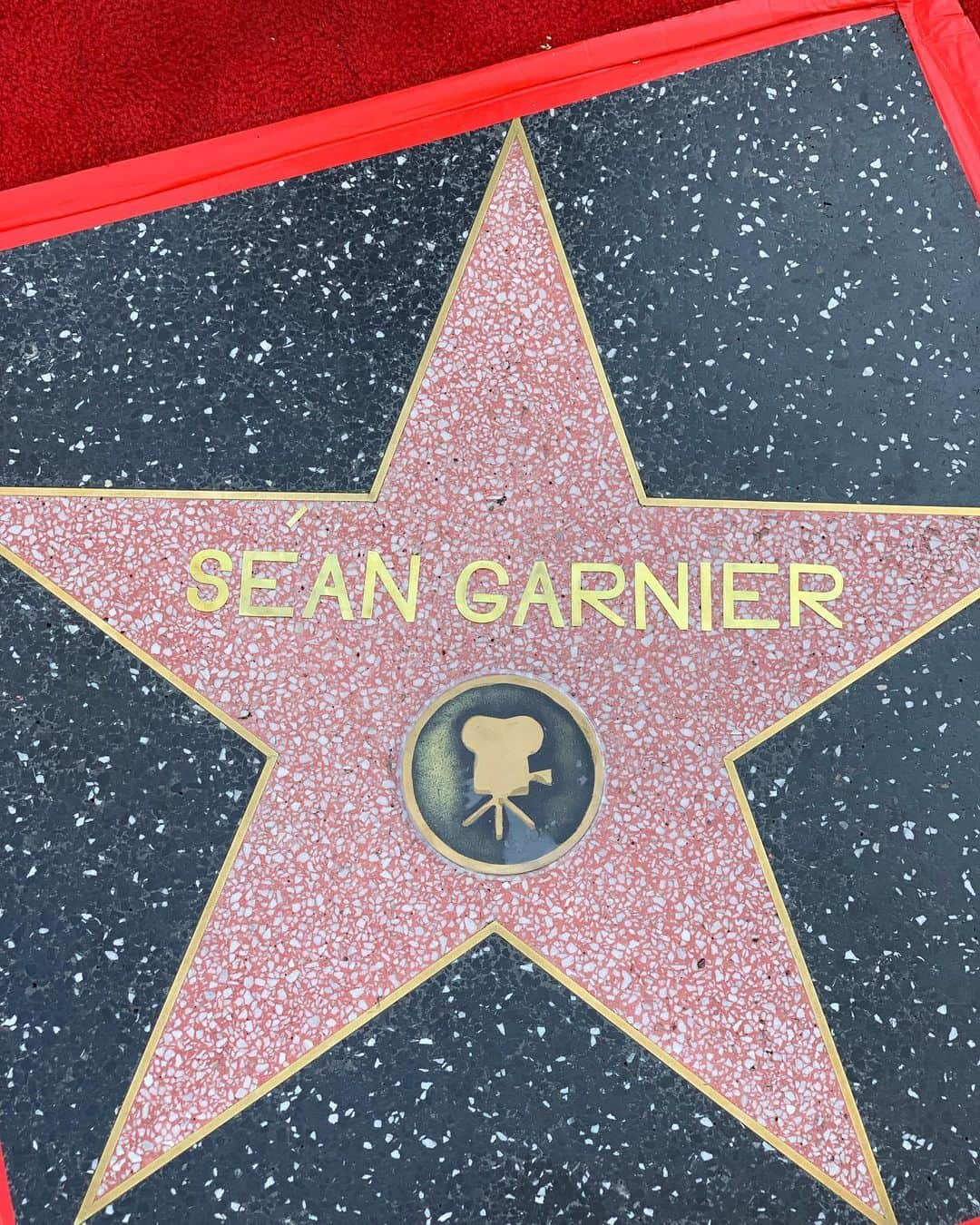 ショーン・ガルニエさんのインスタグラム写真 - (ショーン・ガルニエInstagram)「Finally have my own star in Hollywood walk of fame ! Thanks guys for all your support ! A dream come true ! 🤣 what’s your dream ? ⤵️」7月30日 23時46分 - seanfreestyle