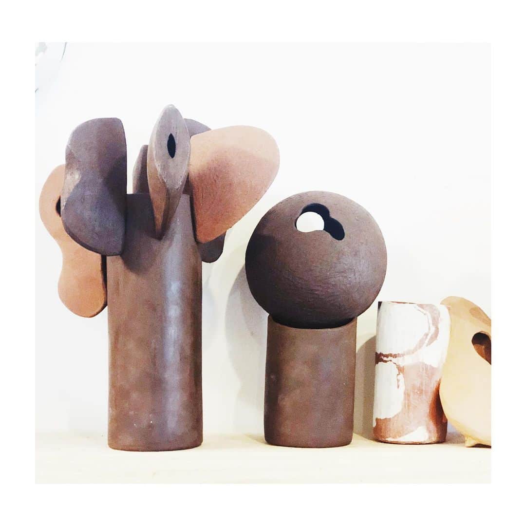 アポロジーさんのインスタグラム写真 - (アポロジーInstagram)「Them ... /// /// Eux ... #art #pottery #sculpture #ceramics #moderncraft #handbuilding #blackclay #weird」7月30日 23時47分 - olivia_cognet