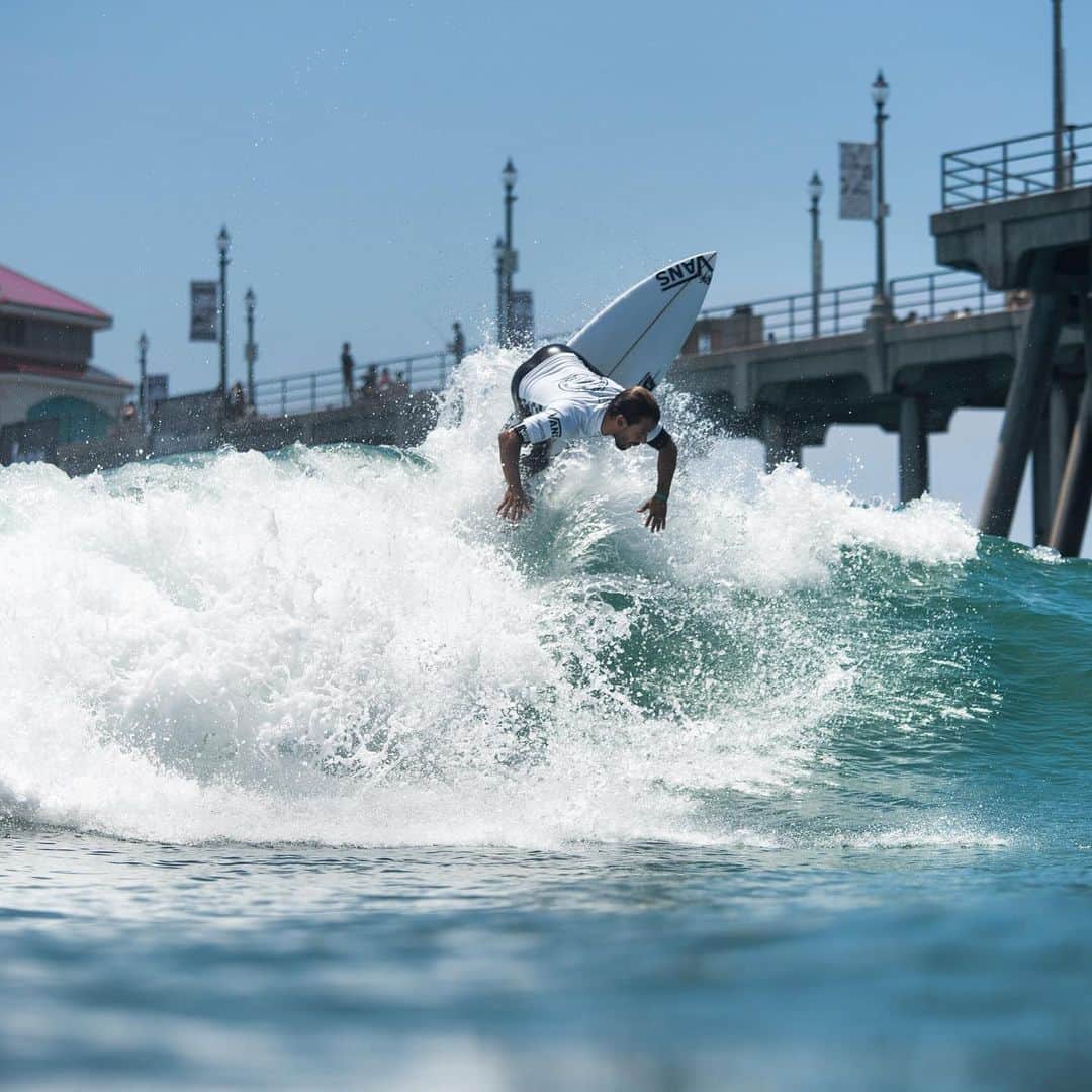 vansさんのインスタグラム写真 - (vansInstagram)「Good morning from Huntington Beach! @VansSurf’s @TomasHermes is hitting the water soon at the #VANSUSOPEN. Tune in to the live stream now at the link in our bio. 📷: @jimmicane」7月30日 23時59分 - vans