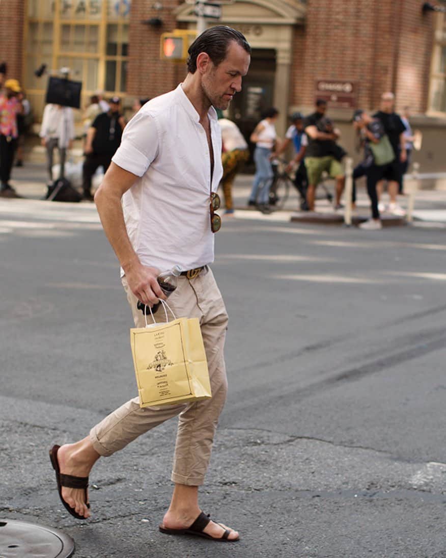 のインスタグラム：「Even in this serious Summer heat I love that some New Yorkers still make an effort to look chic! New York」