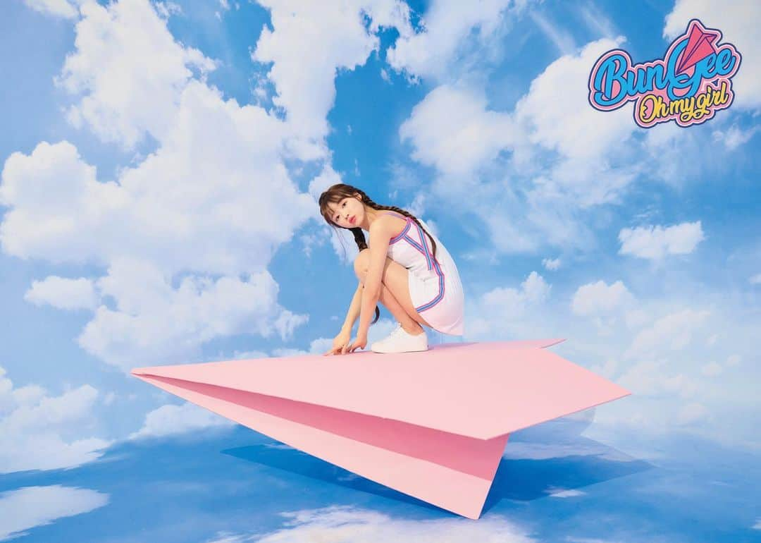 OH MY GIRLさんのインスタグラム写真 - (OH MY GIRLInstagram)「OH MY GIRL SUMMER PACKAGE ALBUM [Fall in Love] SKY teaser Coming Soon 2019. 08. 05  #유아 #YooA #오마이걸 #OHMYGIRL #OMG #BUNGEE #번지」7月31日 0時01分 - wm_ohmygirl