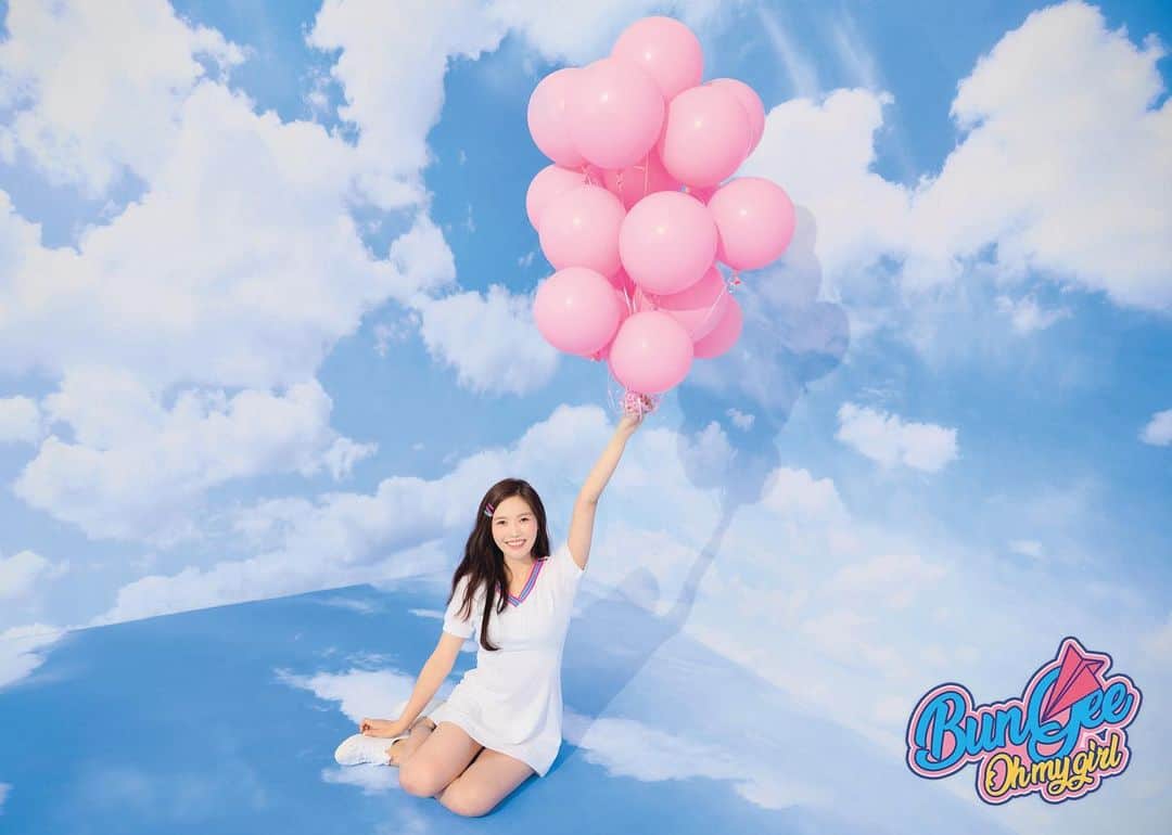 OH MY GIRLさんのインスタグラム写真 - (OH MY GIRLInstagram)「OH MY GIRL SUMMER PACKAGE ALBUM [Fall in Love] SKY teaser Coming Soon 2019. 08. 05  #효정 #Hyojung #오마이걸 #OHMYGIRL #OMG #BUNGEE #번지」7月31日 0時07分 - wm_ohmygirl