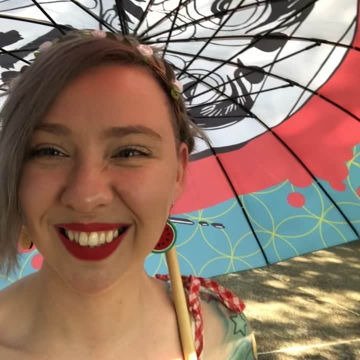 サイモンとマルティナのインスタグラム：「🍉🌦🍑🎐🍧 You know Japanese Summer has arrived when you can tick off all the important tastes and sounds~ the cicada being the key sound  #カナカナ」