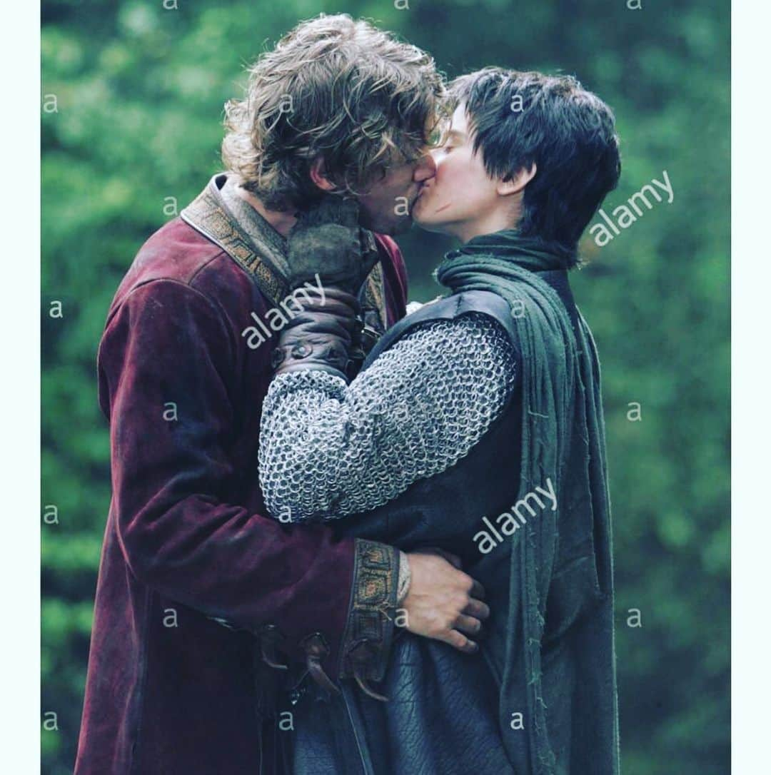 ミーガン・オリーさんのインスタグラム写真 - (ミーガン・オリーInstagram)「Happy birthday to this handsome hubby!!! @johnny_reardon_ #merlins #knightlove」7月31日 0時26分 - officialmeghanory