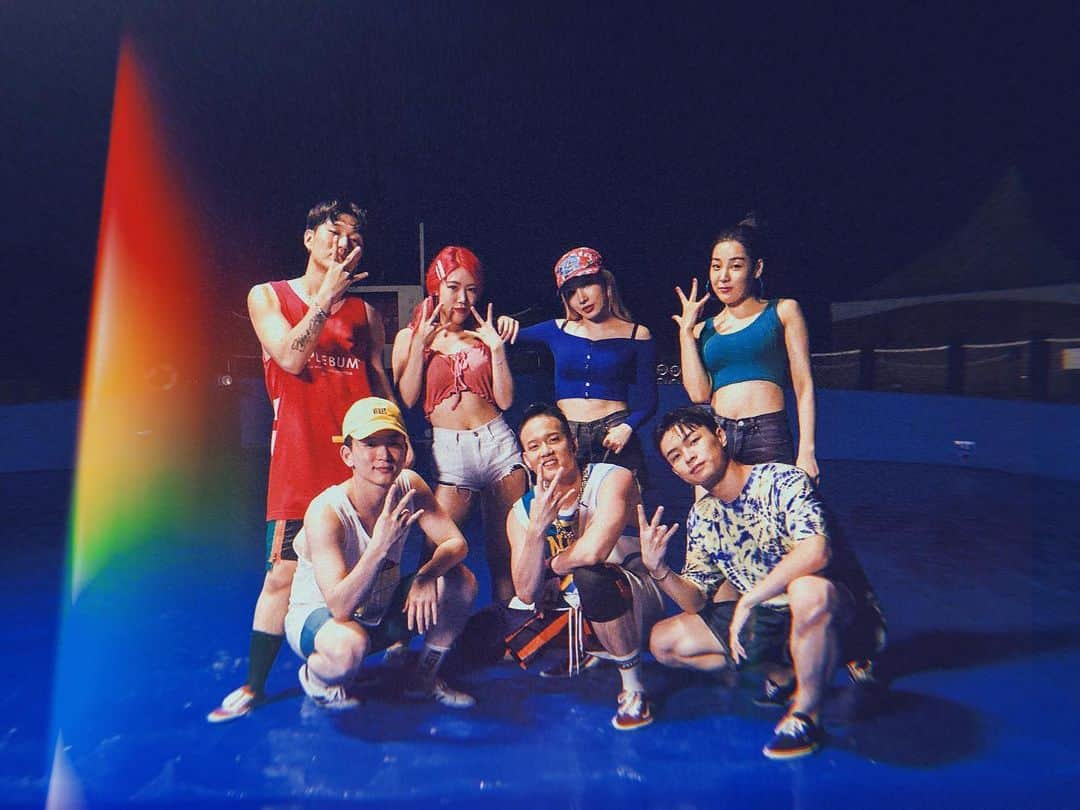プニエル のインスタグラム：「S/o to everyone that helped with the release of #FLY23  Dropping 7/31 6PM KST!  FLY23 발매 도와주신 분들 모두 다 고마워요! 7월 31일 6시 공개!  PRODUCED: @kairosmg  CHOREOGRAPHY: @buckeyhan @harin_fluckez @conzi_fluckez @_imduck @raven_riov @yechaaan  MV: @zanybros  STYLIST: @kxxdonghyun  HAIR/MAKEUP: @mizangwonbytaehyun」