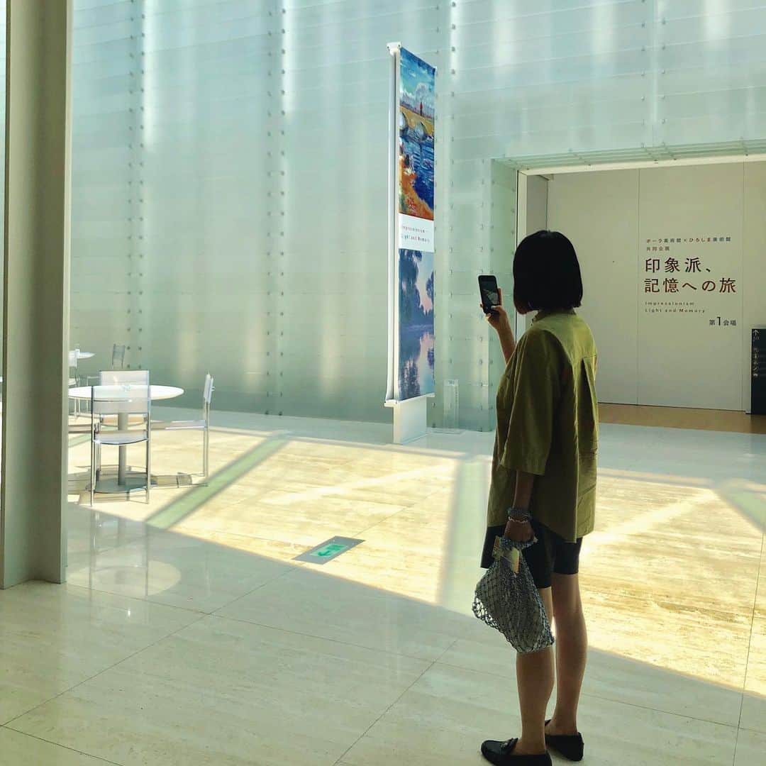 古屋美咲さんのインスタグラム写真 - (古屋美咲Instagram)「2019たのしいなあ 日当たりが良い美術館にたくさん行けてるし、もっと行きたいなあ🌿 (つまり教えて)」7月31日 0時24分 - furuyamisaki_