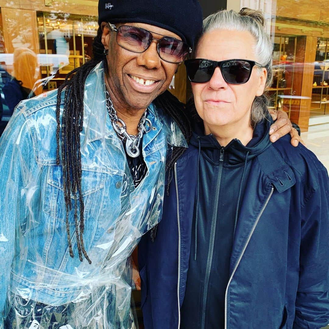 ナイル・ロジャースさんのインスタグラム写真 - (ナイル・ロジャースInstagram)「How cool to walk out of my hotel and bump into ex @duranduran member Andy Taylor. I love his musicality. Nice to see him!」7月31日 0時35分 - nilerodgers