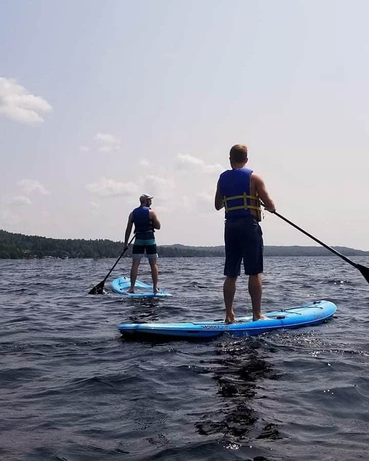 Mathieu Ostiguyのインスタグラム：「Ça fait différent du bronzage de néons d'arénas.. . #summer #paddleboarding #lake #justbeforeifell #mettezdelacrèmesolaire」