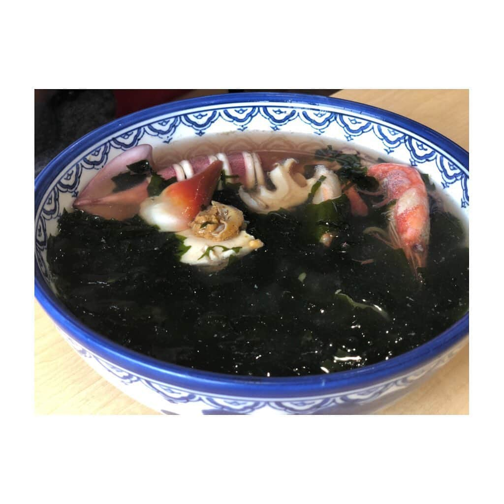 宇田恵菜さんのインスタグラム写真 - (宇田恵菜Instagram)「三八飯店 長万部店 北海道に何店舗もある、チャンポン、塩ラーメンのお店❗️ 愛媛でいう #豚太郎 的お店だと思われ✨ そちらで、めちゃでかチャンポンをいただきました(これで並盛り) そして、ラーメン上に海が表現されている塩ラーメン🤣✨ 北海道はどの料理も豪華❗️斬新❗️ ——————————————— #actresslife #女優 #地方ロケ #ロケ撮影 #役者 #女性ライダー #バイク女子 #食レポ #レポーター #宇田恵菜 #愛媛出身 #ridding #womanrider #北海道 #MT09 #YAMAHA #北海道ツーリング #motorbike #motorcycle #ridding #womanrider #女性ライダー #バイカー #恵菜バイク #バイク女子  #バイク好き #clubモータサイクル #三八飯店 #チャンポン」7月30日 15時48分 - ena2727