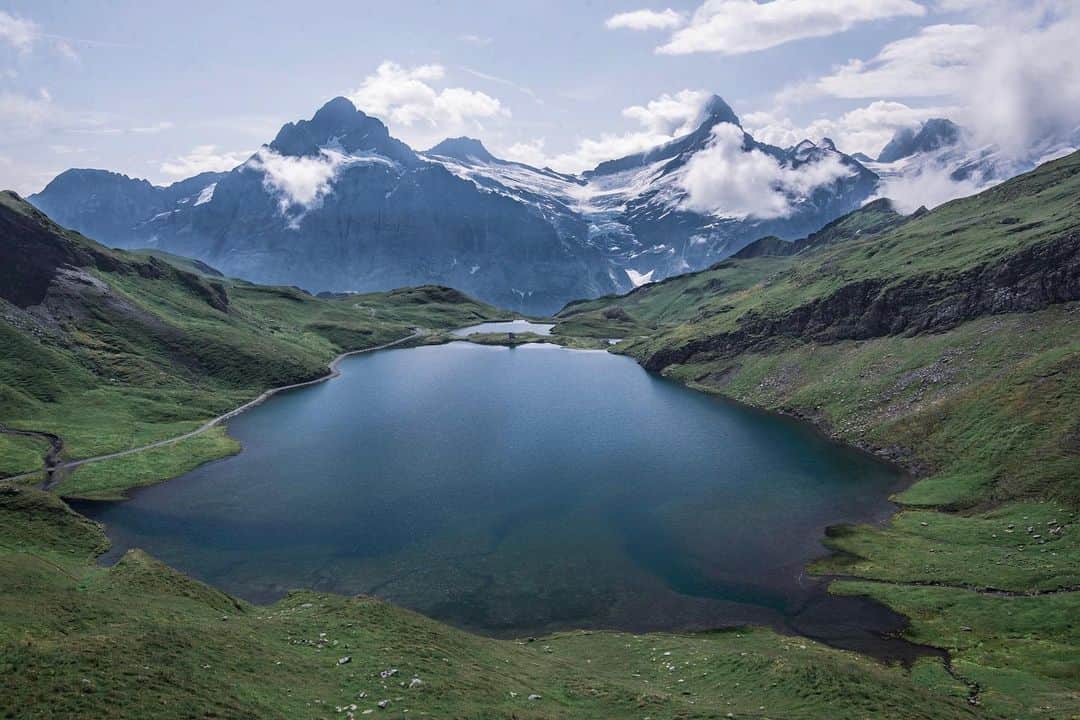 大越光貴さんのインスタグラム写真 - (大越光貴Instagram)「Thank you Grindelwald!! and beautiful lake Bachalpsee📸🍃 #BACHALPSEE #lake #mountain #grindelwald #interlaken #thun #europe #travel #trip #switerland #italy #france #holiday #landscape #nature #photographer #絶景 #バッハアルプ湖 #湖 #山 #アルプス #スイス #フランス #イタリア #ヨーロッパ #旅 #旅行 #夏休み #ファインダー越しの私の世界 #クラツー登山の旅」7月30日 16時09分 - koukoshi