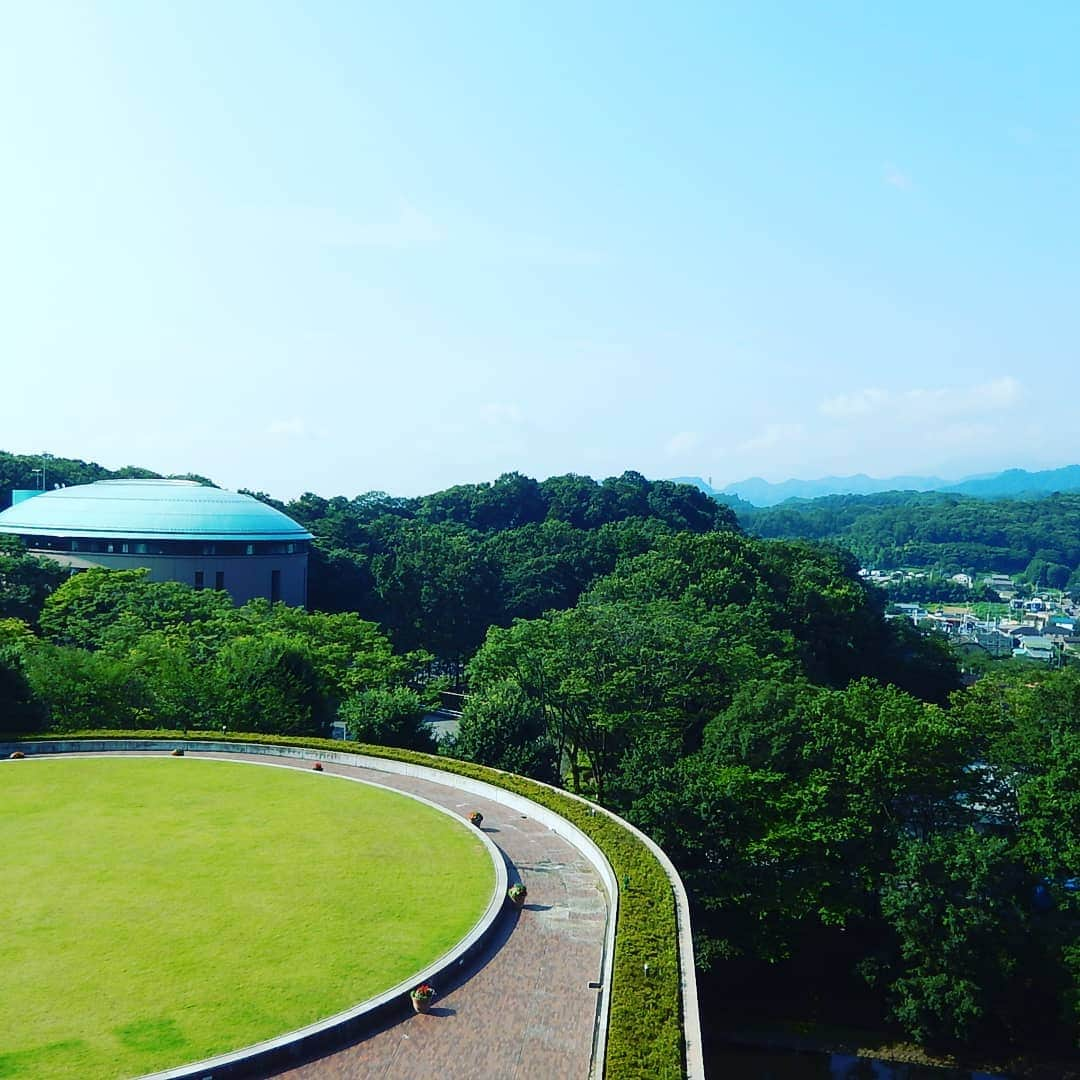 法政大学さんのインスタグラム写真 - (法政大学Instagram)「関東甲信地方は、昨日ついに梅雨明けとなりましたね。多摩キャンパスには青空が広がっていました。 #法政 #大学 #hosei #university #多摩 #快晴 #hoseiblue #bluesky #梅雨明け」7月30日 16時07分 - hosei_university