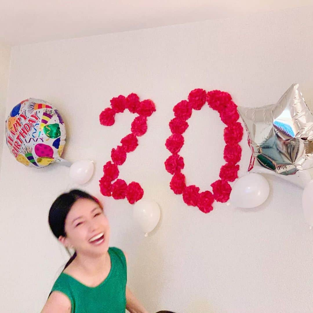 島谷ひとみさんのインスタグラム写真 - (島谷ひとみInstagram)「Thank you very much for 20 years♡  #みんなありがとう #仲間からのサプライズ達 #島谷ひとみ」7月30日 16時45分 - shimatani_hitomi_official