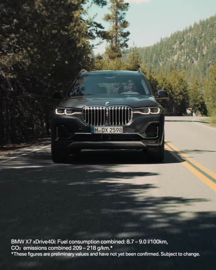 BMWのインスタグラム：「Get the feeling of a luxurious leader. The BMW X7. #TheX7 #BMW #X7 __ BMW X7 xDrive40i: Fuel consumption in l/100 km (combined): 9.0-8.7. CO2 emissions in g/km (combined): 204 -199. The values of fuel consumptions, CO2 emissions and energy consumptions shown were determined according to the European Regulation (EC) 715/2007 in the version applicable at the time of type approval. The figures refer to a vehicle with basic configuration in Germany and the range shown considers optional equipment and the different size of wheels and tires available on the selected model. The values of the vehicles are already based on the new WLTP regulation and are translated back into NEDC-equivalent values in order to ensure the comparison between the vehicles. [With respect to these vehicles, for vehicle related taxes or other duties based (at least inter alia) on CO2-emissions the CO2 values may differ to the values stated here.] The CO2 efficiency specifications are determined according to Directive 1999/94/EC and the European Regulation in its current version applicable. The values shown are based on the fuel consumption, CO2 values and energy consumptions according to the NEDC cycle for the classification. For further information about the official fuel consumption and the specific CO2 emission of new passenger cars can be taken out of the „handbook of fuel consumption, the CO2 emission and power consumption of new passenger cars“, which is available at all selling points and at https://www.dat.de/angebote/verlagsprodukte/leitfaden-kraftstoffverbrauch.html.」