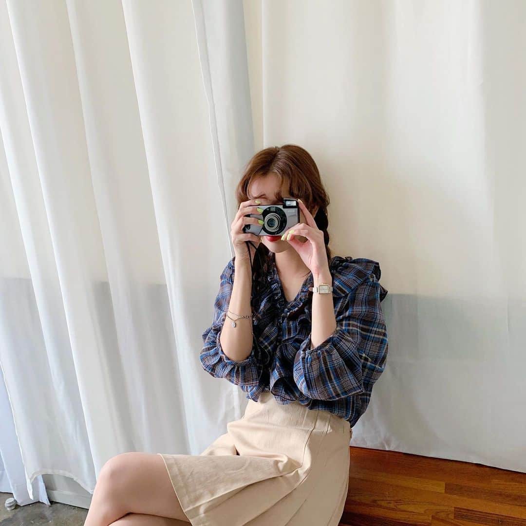 ソンシンさんのインスタグラム写真 - (ソンシンInstagram)「촬영끝나고 기다리고기다리던 내 첫 필름카메라 📸🖤 @ever_jay 감사합니다아아☺️」7月30日 16時55分 - sungshin_p