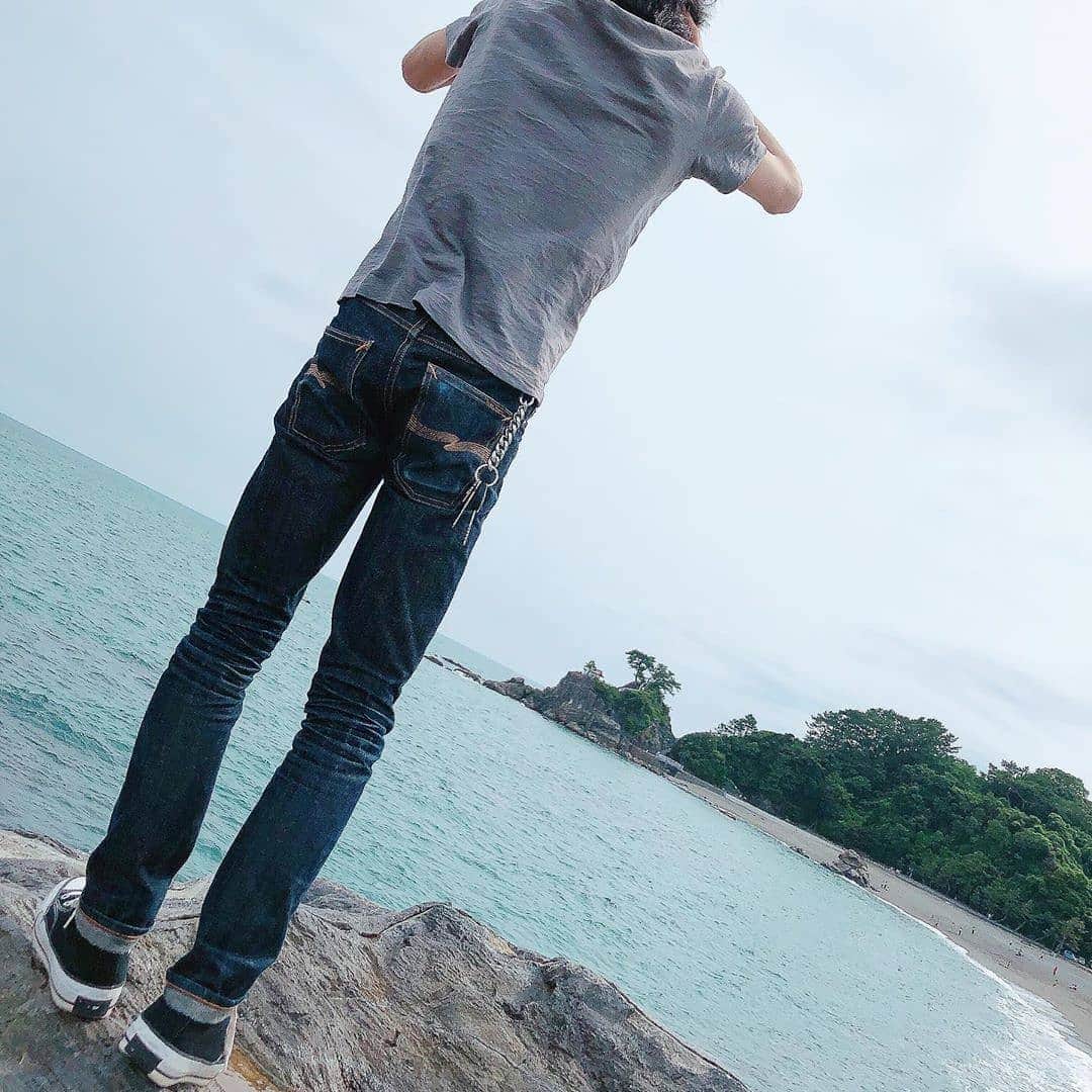 のインスタグラム：「Keeping it simple with @kuro_simple 🌊 . . . #nudiejeans #grimtim #organicdenim」