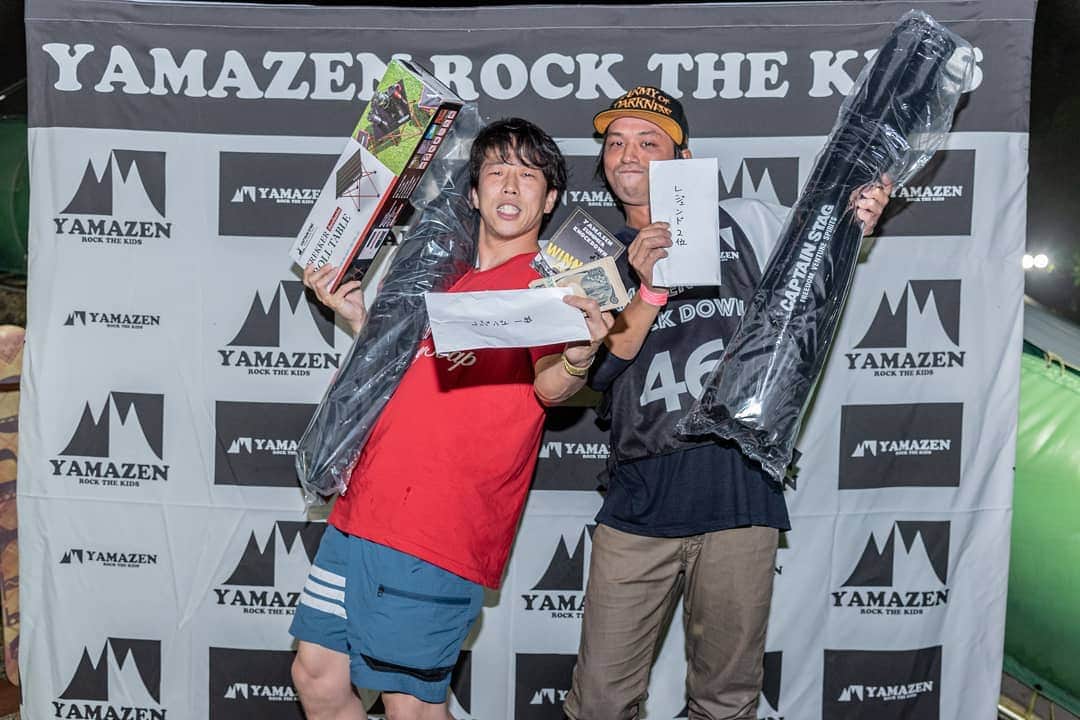 のインスタグラム：「今年も無事大阪KINGSの周年イベントを迎えられる事が出来ました。 ここまで続けられたのも、普段から遊びに来て盛り上げてくれる熱いスノーボーダー&スキーヤーの皆様、日々頑張ってるスタッフたち、そして滑りで見せてくれるライダーたち、他にも関係者の皆さん。 全ては皆のお陰です。 GOPだけは1個人としていっつも楽しもうと全力で遊んでますが、今回初めての試みとなる @yamazen_rockthekids のSUMMER KNOCKDOWNでは @shosakanishi と対決出来て久々にアドレナリンが全開になりました。 他にも色んな事があって最高の１日だったなー。 本当に滑れること、周りにいる多くの人たちのお陰で幸せを感じます。 生きてるって幸せだ！笑 また想いは長々とブログにでも。 あの日一緒に遊んでくれたみんな、本当にありがとう。 📷 @laftam.yuu 🎥 @shinobu_otsubo  #gop06 #大阪kings #hywod #werideforever」