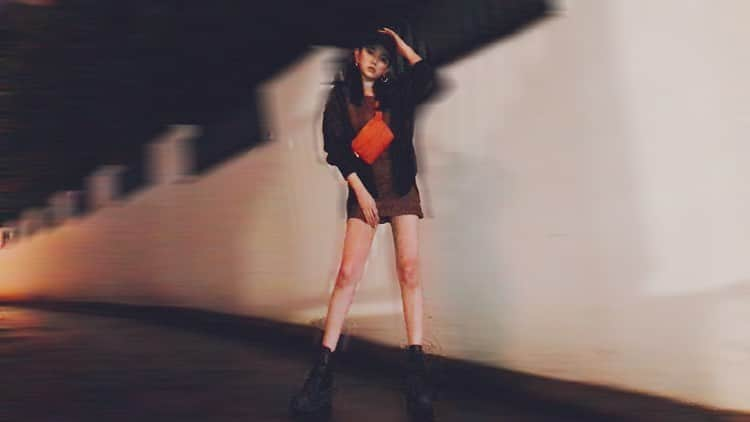 藤田杏奈さんのインスタグラム写真 - (藤田杏奈Instagram)「🖤🧡🖤🧡 . . . 最近すぐcap被ってしまう🤔🤔 . #ootd #ootdfashion #coordinate  #fashion #fashionista #likeforlikes #me  #minionepiece #EVRIS  #shirt #EVRIS  #bag #EMODA  #shoes #moussy」7月30日 17時14分 - anna_fujita