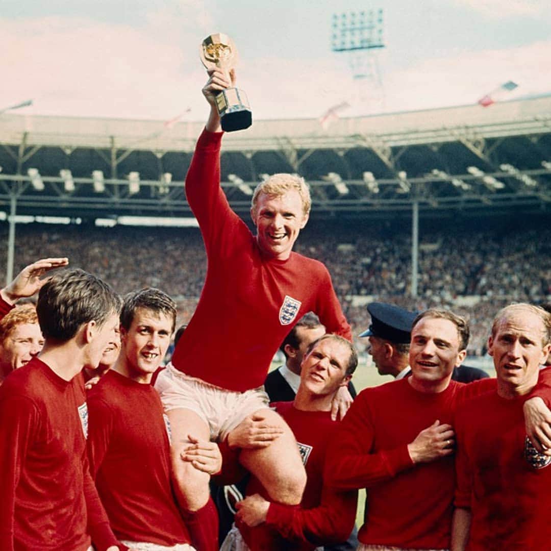 FIFAワールドカップさんのインスタグラム写真 - (FIFAワールドカップInstagram)「#OnThisDay in 1966, #England triumphed 4-2 against West Germany to win the FIFA #WorldCup. 🏴󠁧󠁢󠁥󠁮󠁧󠁿🏆」7月30日 17時19分 - fifaworldcup