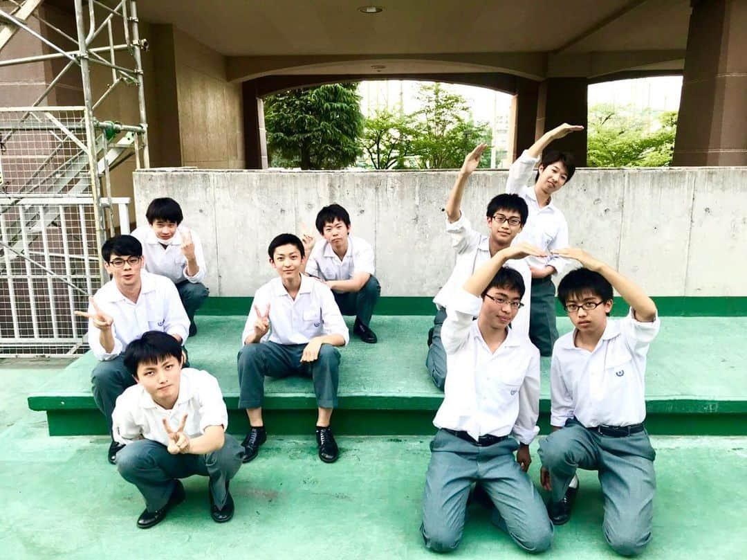 TBS「V6の愛なんだ2019」のインスタグラム：「💙💜💚❤️🧡💛 大阪明星学園 明星中学校・明星高等学校の皆さんに取材のご協力をして頂きました！  #愛なんだ2019　#V6の愛なんだ　#愛なんだ　#愛なんだ青春フォト #TBS　#V6　#坂本昌行　#長野博　#井ノ原快彦　#森田剛　#三宅健　#岡田准一 #大阪府 #明星中学校 #明星高校 #あなたの街にも現れるかも!? #青春　#学校　#学生」