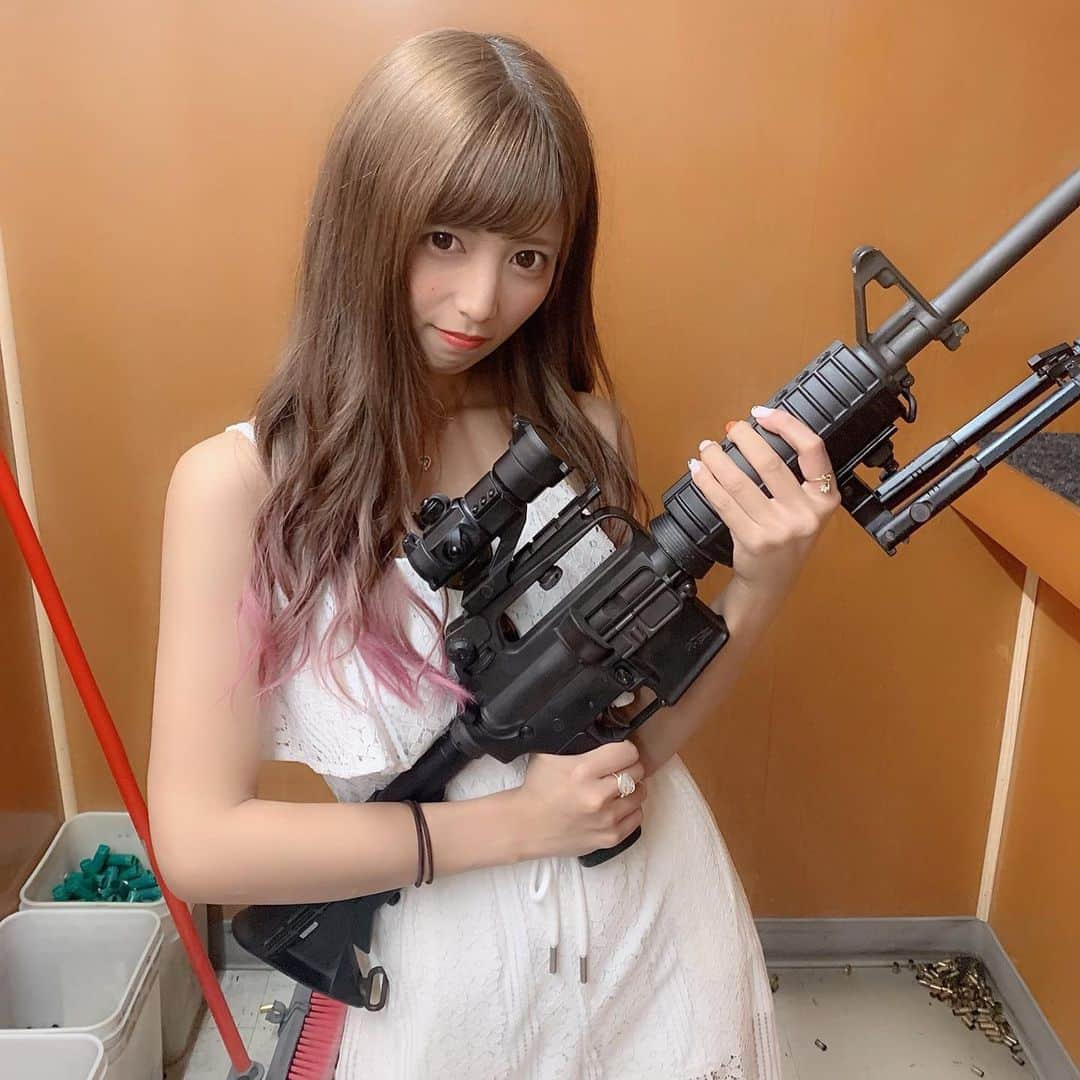 ゆんさんのインスタグラム写真 - (ゆんInstagram)「FPSを愛しすぎた女の行く末... 現実にまで手を出してしまう。。 身体が吹っ飛びそうになるのを グッとこらえる感覚がたまんないのよ... 【悲報】打つたび揺れる二の腕のプルプル感が全国に流出😱😱😱🔥 〜YouTubeヴァンゆんチャンネルで公開中〜」7月30日 17時22分 - yuntaaam_s2