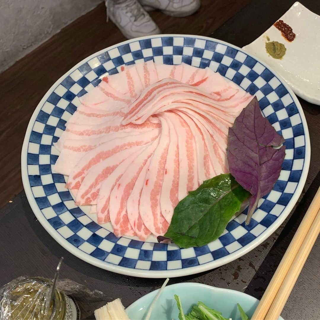 西村文男さんのインスタグラム写真 - (西村文男Instagram)「フミログ4.9。 今まで食べたしゃぶしゃぶの中でも ここが断トツ1番になりました。 接客も含め満足感が高いです。 今後、沖縄きたら絶対行くお店。」7月30日 17時31分 - fumionishimura