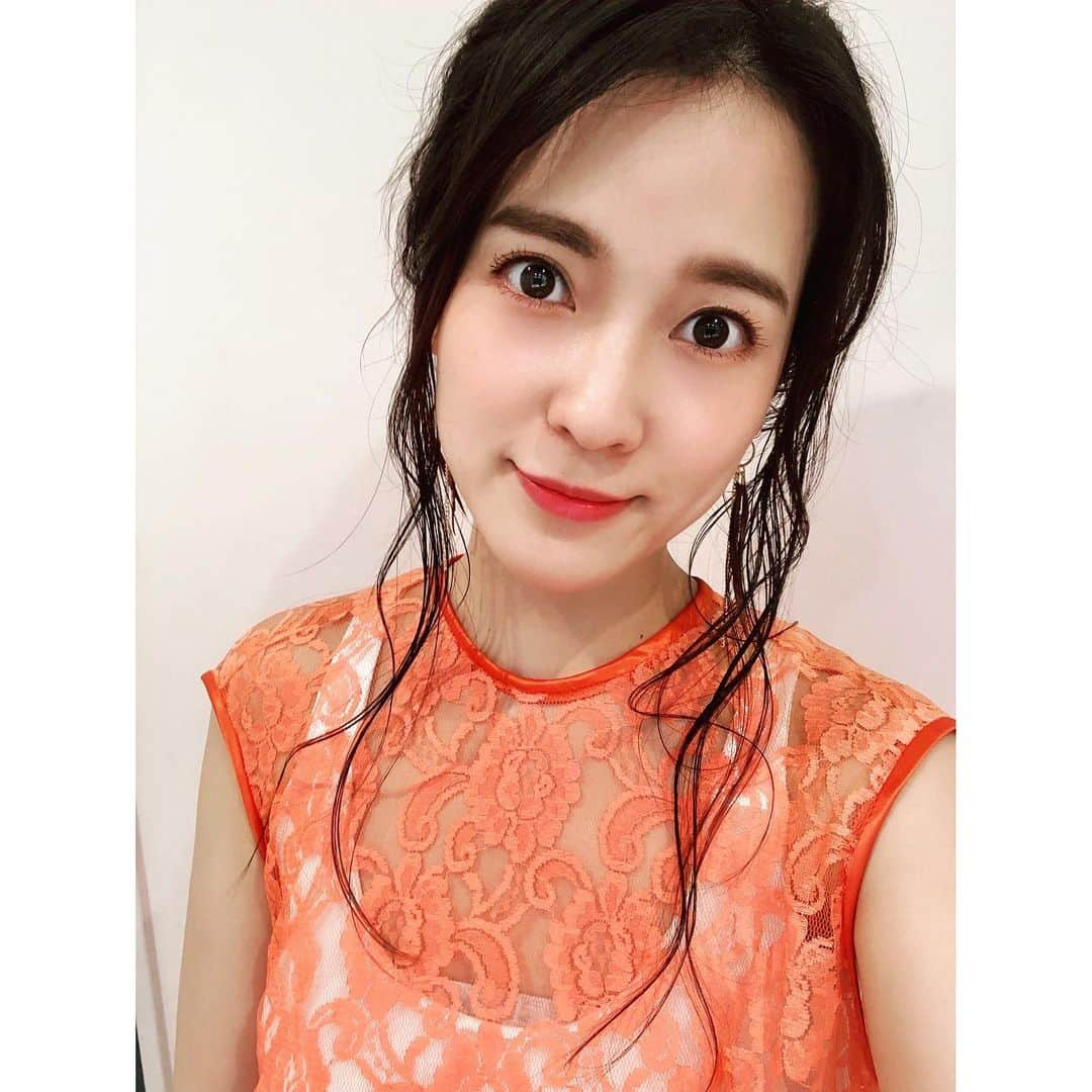 奈津子さんのインスタグラム写真 - (奈津子Instagram)「‪ほいほい火曜日。このあと18:10過ぎから東京FM #スカロケ 生活向上委員会の生出演☺️21時〜 #なんでも鑑定団 の名画鑑定大会📺でてます‬。どちらも是非チェックしてね🌈‬ ・ ‪ちなみに本日のスカロケではわたくし、とある手料理を持参しておりますw‬ ・ ‪やしろ本部長、喜んでくれるかしら…‬ ・ #家電 #家電好き #家電女優 #奈津子 #昨日の衣装です」7月30日 17時43分 - natsuko_kaden