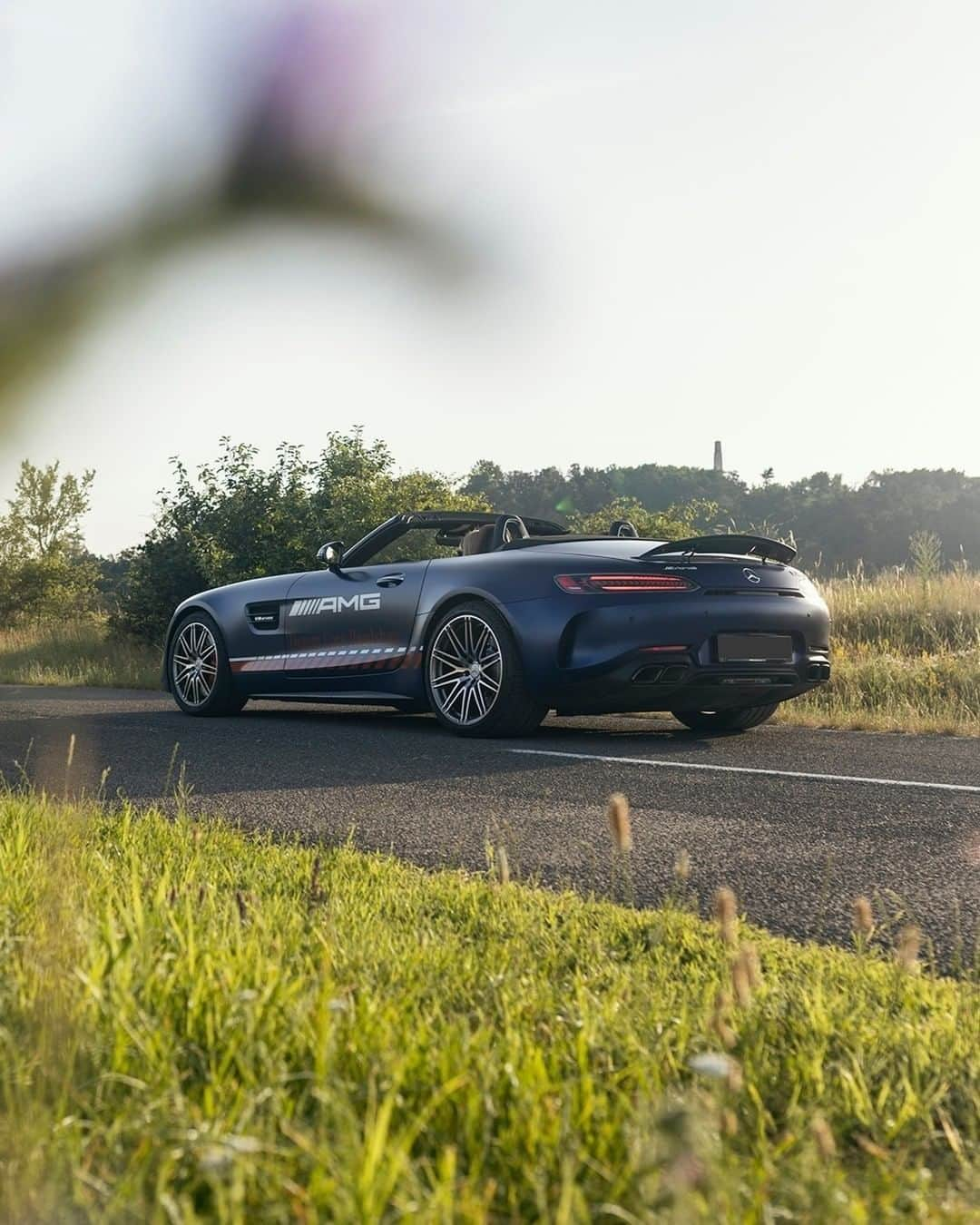 Mercedes AMGさんのインスタグラム写真 - (Mercedes AMGInstagram)「[Fuel consumption combined: 12.5 l/100km | CO2 emissions combined: 284 g/km]  There's no reason to hide. The Mercedes-AMG GT C Roadster was built to stand out.  Photos: @petermosoni  #MercedesAMG #AMGGTFAMILY #DrivingPerformance #Roadster」7月30日 18時00分 - mercedesamg