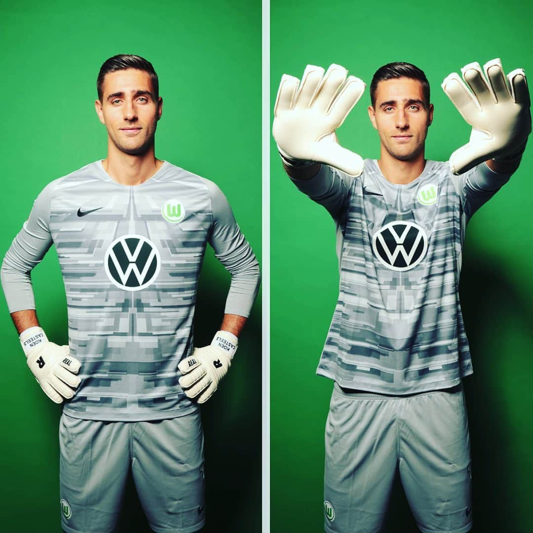 VfLヴォルフスブルクさんのインスタグラム写真 - (VfLヴォルフスブルクInstagram)「Unsere Nummer 1️⃣! 🔥 #vflwolfsburg #arbeitfussballleidenschaft #casteels #immernurdu #immer_hungrig」7月30日 18時10分 - vfl.wolfsburg