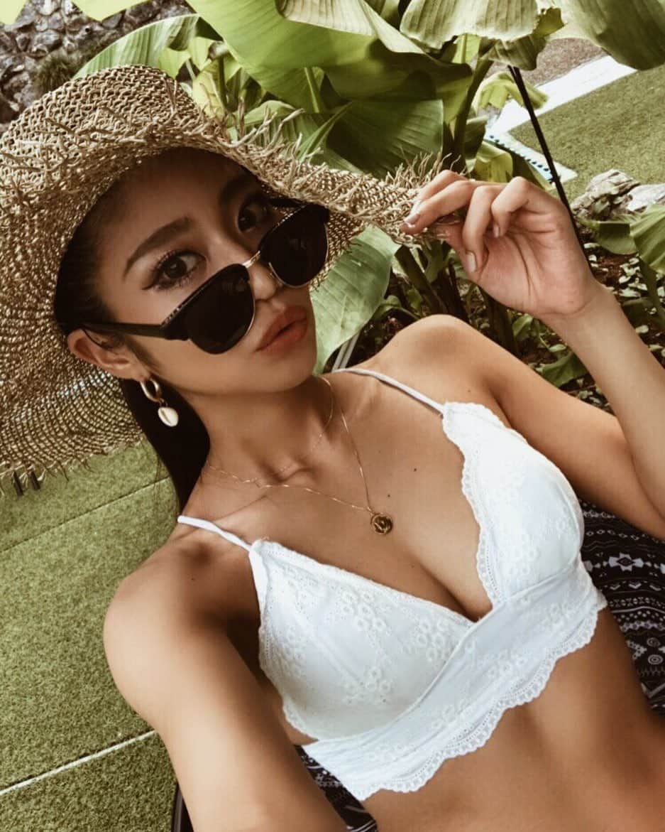 佐藤あずみのインスタグラム：「さまさまさま〜❤︎ 今日の夜は楽しみにしてた日〜 ふっふ〜❤︎ . fashion #code #coordinate  #resort #resortstyle #japan #japanesegirl #bikine #ビキニ #水着」