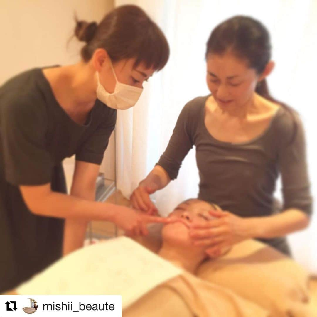 高橋ミカさんのインスタグラム写真 - (高橋ミカInstagram)「#Repost @mishii_beaute with @get_repost ・・・ 9月の講習会の内容です！！！ ・ ・ ・ ★9月4日(水)14時〜16時 小顔マッサージクラス ★9月11日(水)14時〜16時 背中マッサージクラス ★9月18日(水)14時〜16時 脚マッサージクラス ★9月25日(水)14時〜16時 ヘッドマッサージクラス ・ ・  ミッシィボーテの講習会は、技術を増やしたいご経験者の方や、自分自身や家族、友達にマッサージできるようになりたい！という未経験の方など、どなたでもご参加頂けます😆 少人数制でじっくりお教えいたしますので、お気軽にご参加くださいませ❤️ 詳しくはお問い合わせください！  ミッシィボーテ ☎︎03-3400-0812 LINE ID→@ mishii(2枚目のQRコードを読み取りください) ホームページからもお問い合わせ可能です！  #高橋ミカ#ミッシィボーテ#エステ #講習会#少人数制#ボディ#フェイシャル #未経験者大歓迎#経験者大歓迎」7月30日 18時20分 - mikatakahashi1971