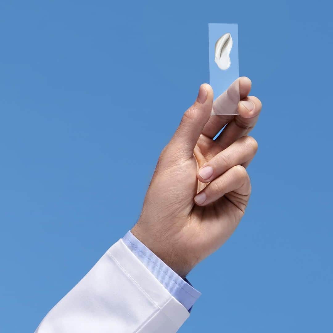 LA ROCHE-POSAY JAPAN ラロッシュポゼのインスタグラム：「. ＼トレリアンセンシティブシリーズについて／ . ラ ロッシュ ポゼのトレリアンセンシティブシリーズは、肌をやわらげ、肌本来のバリア機能（角層）をサポートするフランスの天然の湧水『ターマルウォーター』配合で肌をすこやかに整えます 🌟 . 低刺激設計で敏感なお肌にもおすすめの製品です。 . ぜひ一度お試ししてくださいね。 . #ラロッシュポゼ #乾燥肌 #敏感肌 #低刺激設計 #敏感肌コスメ #スキンケア #ドクターズコスメ #トレリアンセンシティブシリーズ」