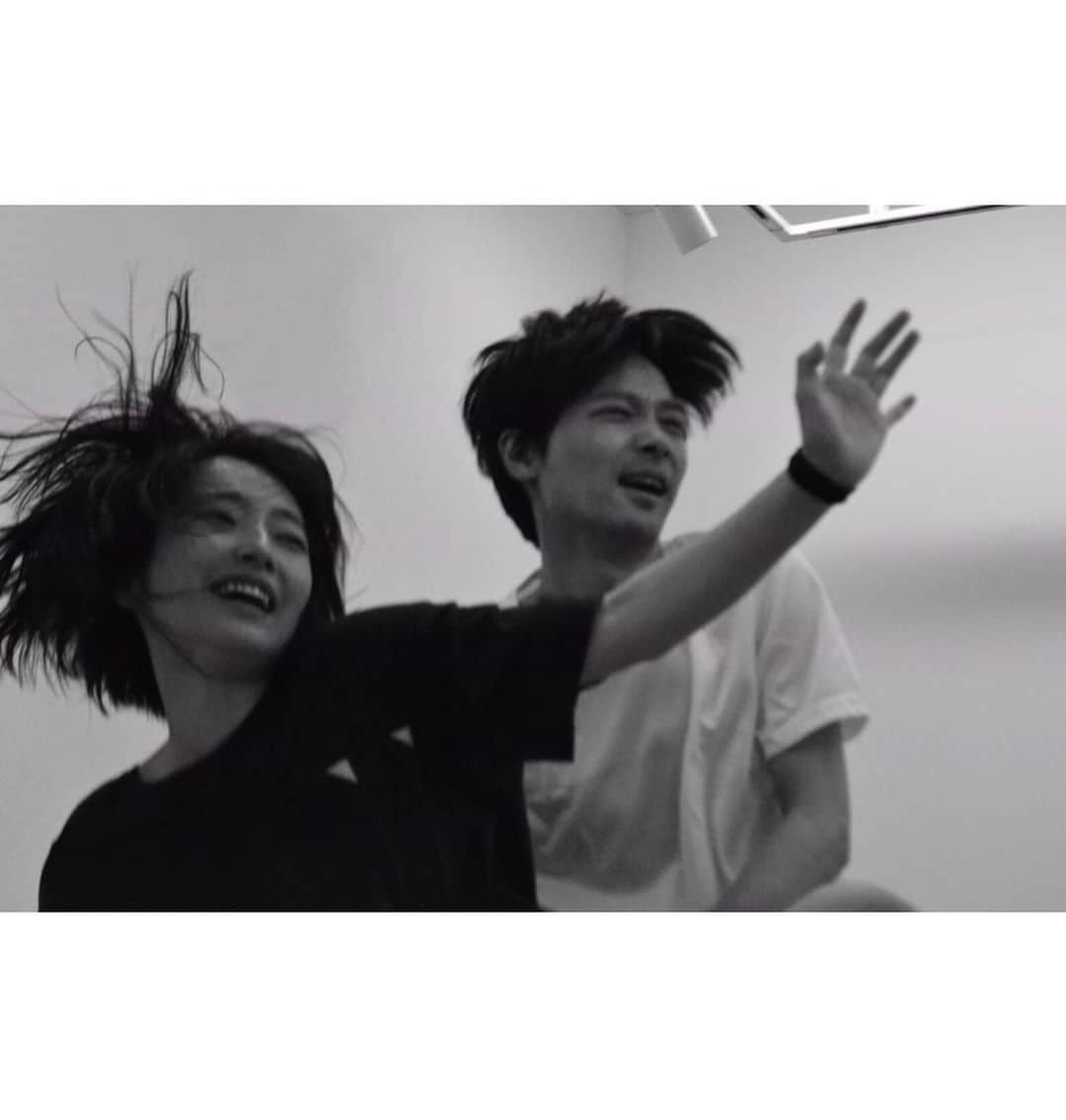 遠藤留奈さんのインスタグラム写真 - (遠藤留奈Instagram)「#財団江本純子#事務王1#サカエの妄想どこまでも#BGMはワインレッドの心#雨がザーッザーッ#踏切カンカンカンカン#こないで！#急行列車がヒュンヒュンガタンゴトンガタンゴトン#リアルな世界は狂いそうなほど暇です」7月30日 18時29分 - rurururururu_na