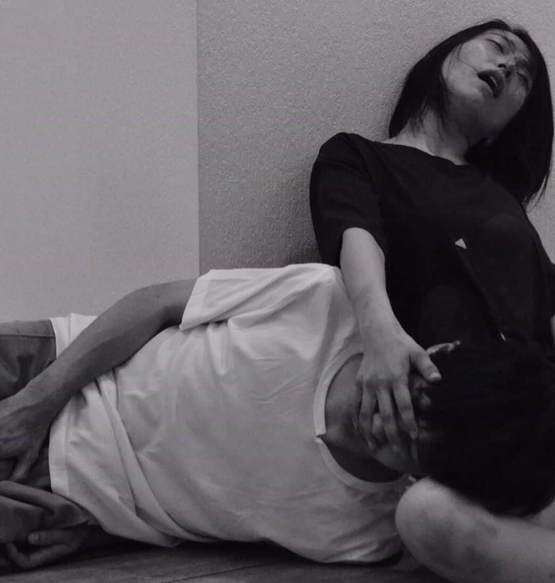遠藤留奈さんのインスタグラム写真 - (遠藤留奈Instagram)「#財団江本純子#事務王1#サカエの妄想どこまでも#BGMはワインレッドの心#雨がザーッザーッ#踏切カンカンカンカン#こないで！#急行列車がヒュンヒュンガタンゴトンガタンゴトン#リアルな世界は狂いそうなほど暇です」7月30日 18時29分 - rurururururu_na