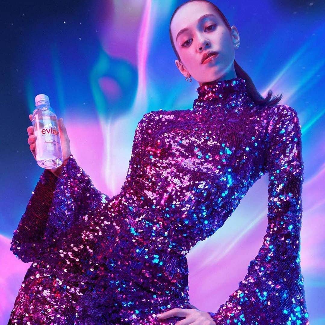 evianさんのインスタグラム写真 - (evianInstagram)「evian is delighted to announce its new ambassador in Japan:  Kiko Mizuhara @i_am_kiko.  Just like evian, the popular actress  and fashion model believes that at the heart of everyone is a youthful spirit keeping us believing in ourselves and aspiring for self-expression. #evian #IWannaLiveYoung」7月30日 18時34分 - evianwater