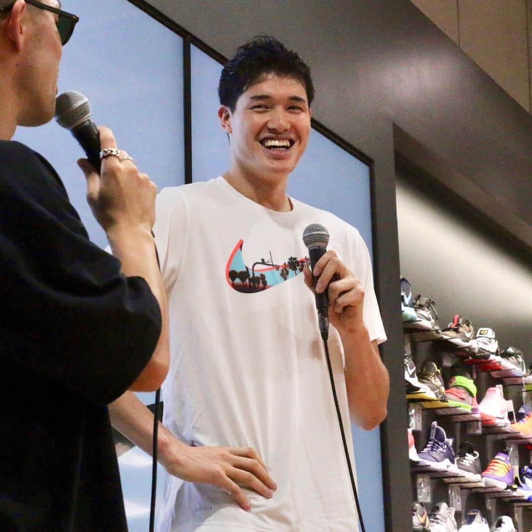 The Japan Timesさんのインスタグラム写真 - (The Japan TimesInstagram)「Memphis Grizzlies two-way signing Yuta Watanabe is one of the star players that Japanese children look up to. Speaking in front of about 200 fans during an event at a Tokyo sporting goods shop on Thursday, Watanabe, now 24, humbly said that he doesn’t feel like he’s become an idol for boys and girls that play the game. “When I was an elementary school student, Tabuse debuted in the NBA and I was like, ‘That’s incredible,’ ” Watanabe said. “And now people feel that way about me. It makes me feel surreal.” (Kaz Nagatsuka photos) . . . . . . #Japan #Tokyo #basketball #sports #YutaWatanabe #日本 #東京 #バスケット #バスケットボール #スポーツ #🏀」7月30日 18時56分 - thejapantimes