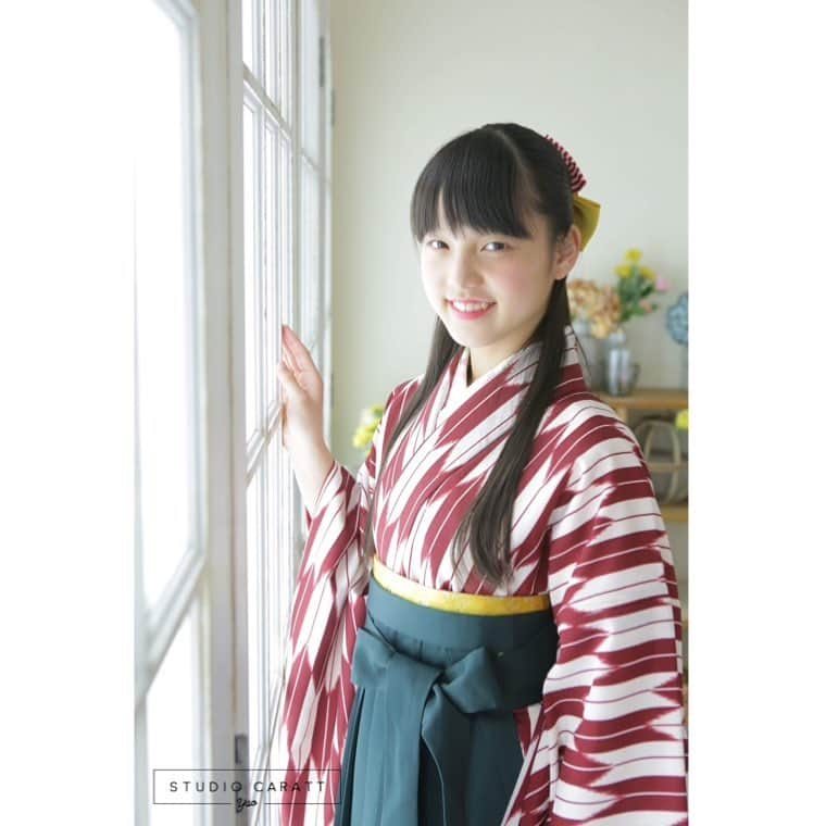 のインスタグラム：「* * すっかりお姉さん…😌✨ 袴がすごくお似合いです\❤︎/ * * #studiocaratt #photostudio #スタジオキャラット #写真館 #スタジオキャラットアリオ八尾店 #大阪 #八尾 #アリオ八尾 #スタジオリニューアル #袴撮影 #Hakama #girls #photooftheday #cute#smile  #instagood #ig_kids  #instalike #photography」
