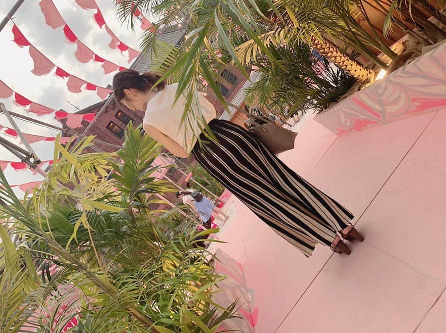 安藤咲良さんのインスタグラム写真 - (安藤咲良Instagram)「. 身体のシルエットが出てしまう服は 今まで避けていたのですが、、、 、 ガードルを履いたら、自由に着たい服を 着られるようになりました😆💓 . 初ハンモックふらふら🤔笑 . #ガードル #時短ボディメイク #セントフォース_ワコール #PR」7月30日 19時21分 - sakura.ando