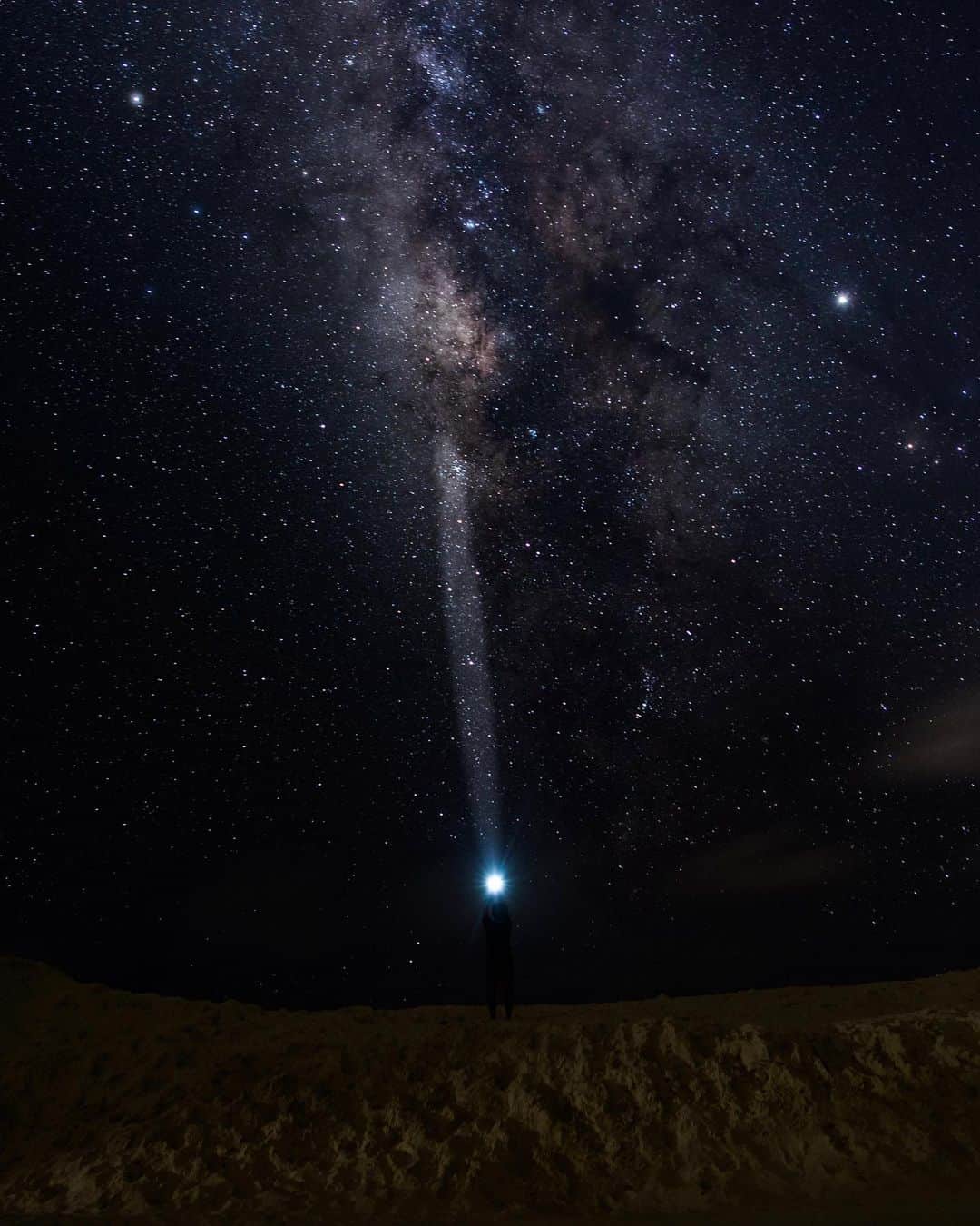 U2 Filmmakerのインスタグラム：「Milky way🌌 @eos_canonjp @canon_photos ・ 📷 EOS RP」