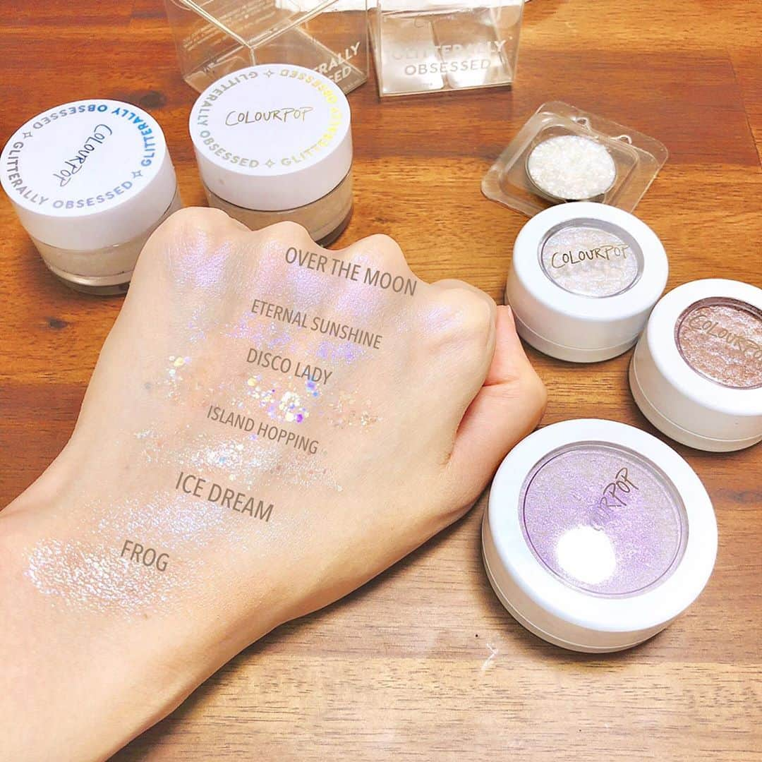 サラさんのインスタグラム写真 - (サラInstagram)「カラーポップ可愛すぎるんですが...💎🙄 #colourpop #colourpopcosmetics #カラーポップ #海外コスメ #多色ラメ #アイシャドウ #ハイライト」7月30日 19時44分 - sara_parin