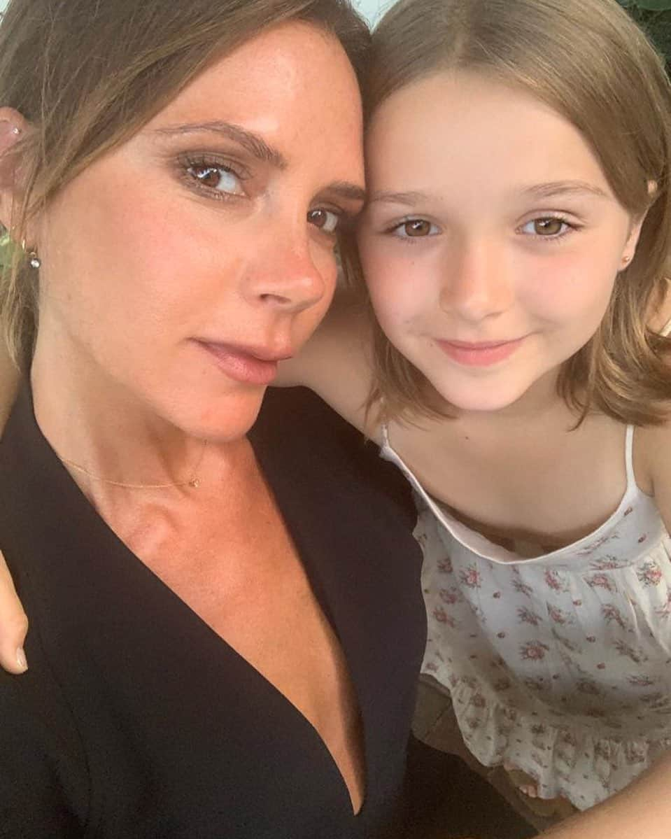 ヴィクトリアベッカムさんのインスタグラム写真 - (ヴィクトリアベッカムInstagram)「My little girl and bestest friend. Kisses xx mummy loves u so much xx」7月30日 19時55分 - victoriabeckham