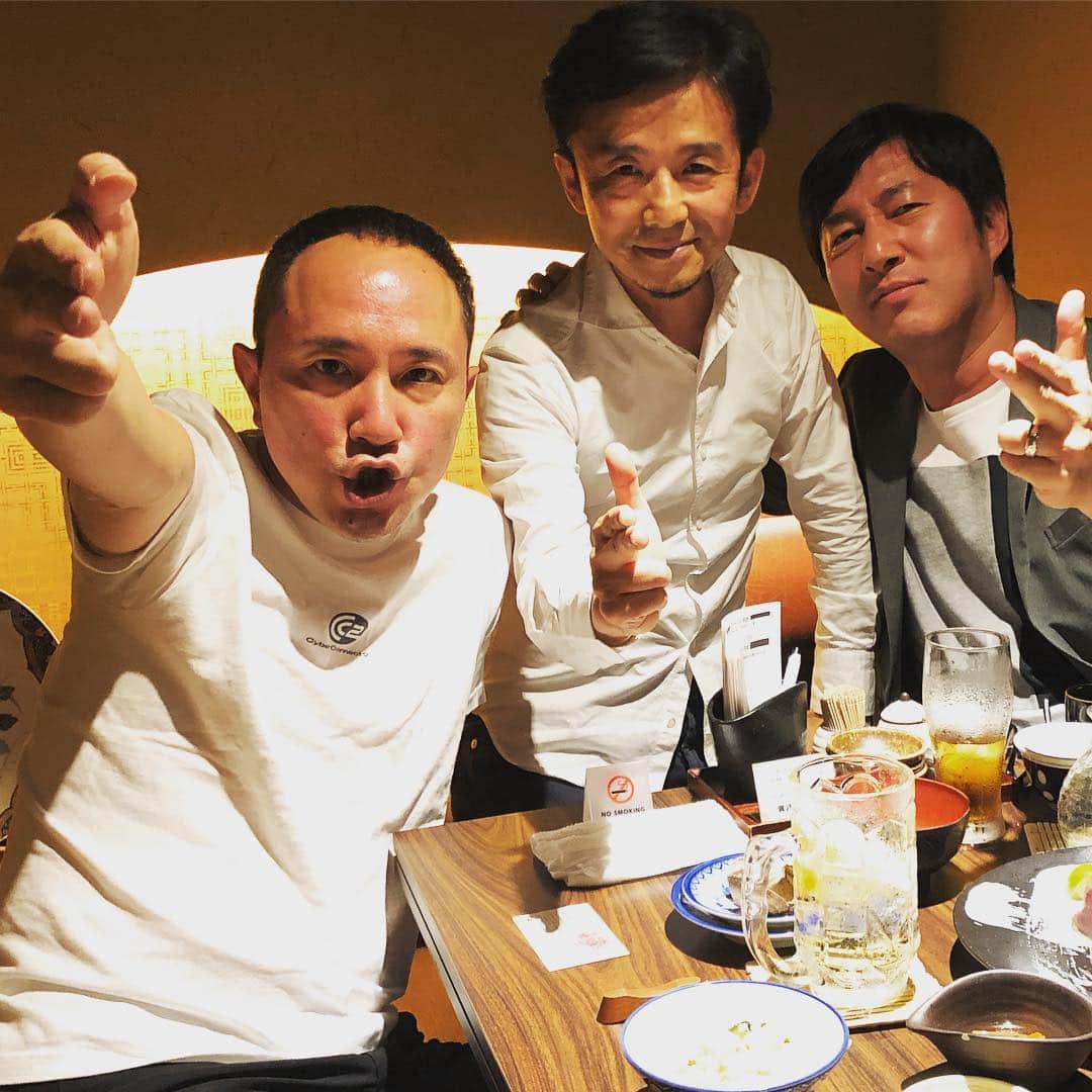 須田剛一のインスタグラム：「神戸電子さんの講演打ち上げ、福岡校長と松山ぴろしさんと！」