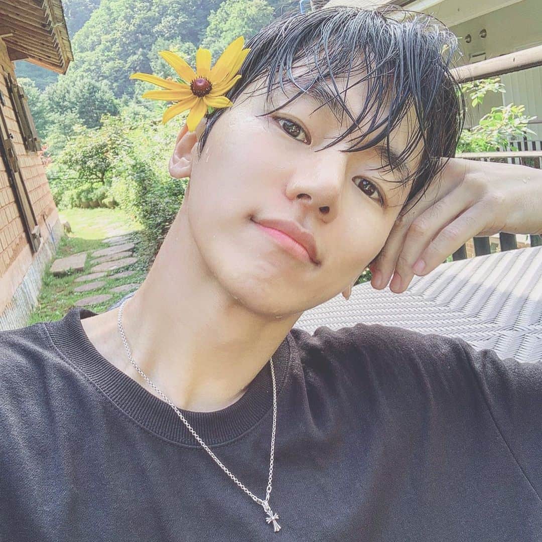 インス のインスタグラム：「🌼이랑」