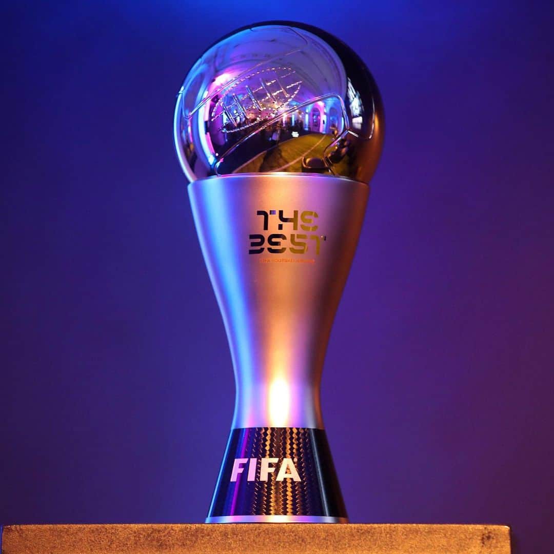 FIFAワールドカップさんのインスタグラム写真 - (FIFAワールドカップInstagram)「We’ll be revealing the nominees for #TheBest Men’s Player & Men’s Coach here from Weds 31 July @ 13:00 CEST.  Who makes your shortlist? 🤔👇」7月30日 20時21分 - fifaworldcup