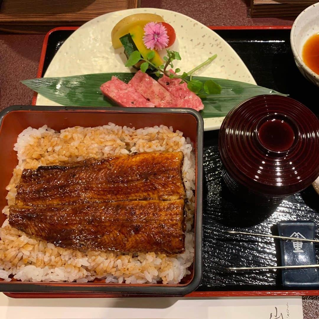 原田良也さんのインスタグラム写真 - (原田良也Instagram)「夫婦でせいをつけに来ました。 うなぎ料亭 山重！！！ #うなぎ料亭 #山重 #夏」7月30日 20時19分 - irasshassee