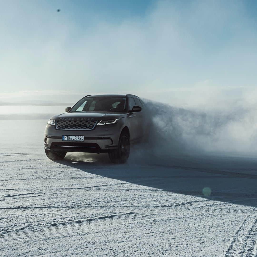 Land Roverさんのインスタグラム写真 - (Land RoverInstagram)「Take an exciting turn at the wheel, driving on the frozen terrain of Sweden on a #LandRoverExperience Ice Academy drive. Search 'Jaguar Land Rover Experience Ice Academy' to learn more.  #RangeRover #Velar #LandRover #LRE #IceAcademy #Sweden #Arjeplog #OffRoad #Snow #Ice」7月30日 20時30分 - landrover