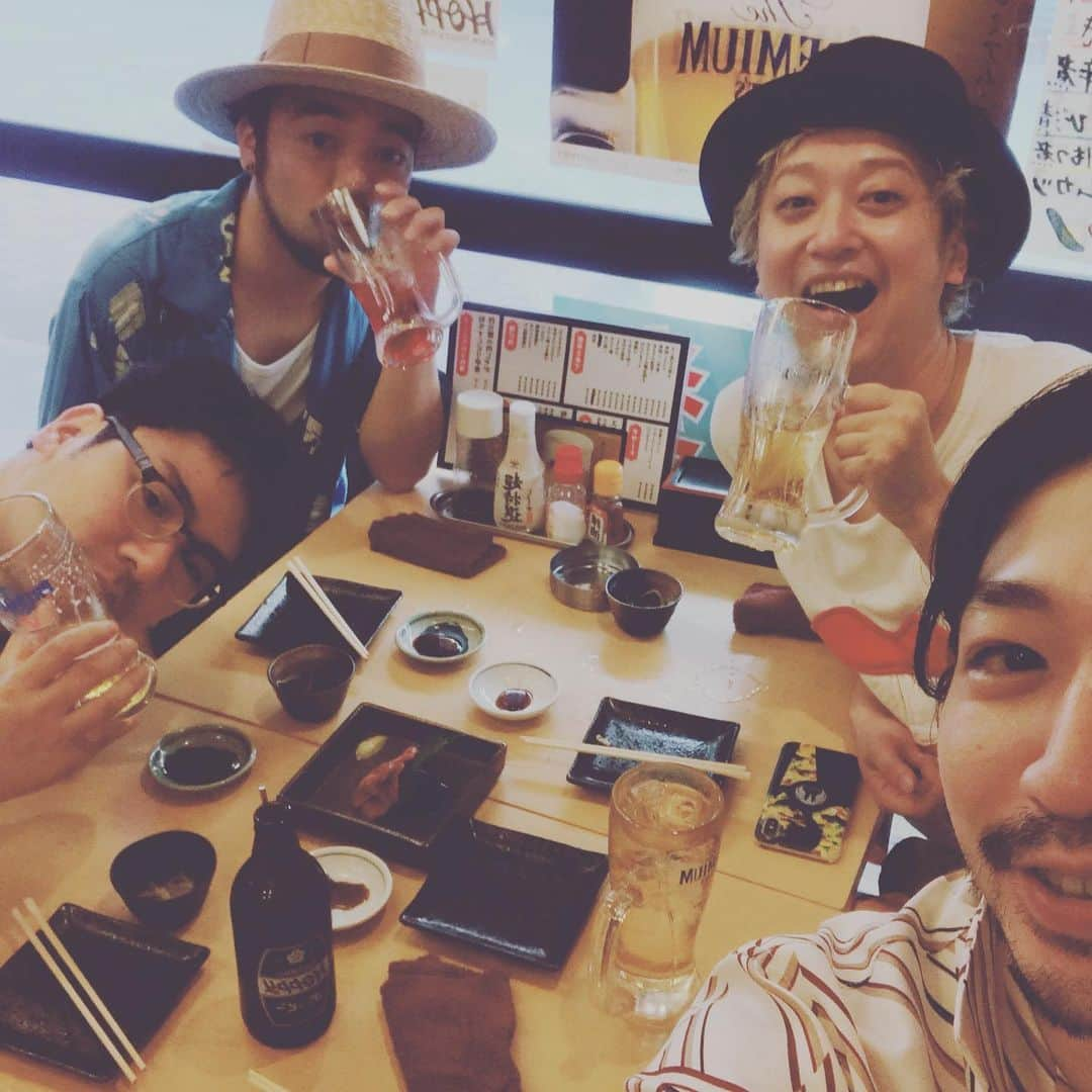 THE BAWDIESさんのインスタグラム写真 - (THE BAWDIESInstagram)「今日は、KEYTALKのタケプレゼンツで赤羽で飲んできました。 楽しかったです〜！ jim」7月30日 20時31分 - thebawdies