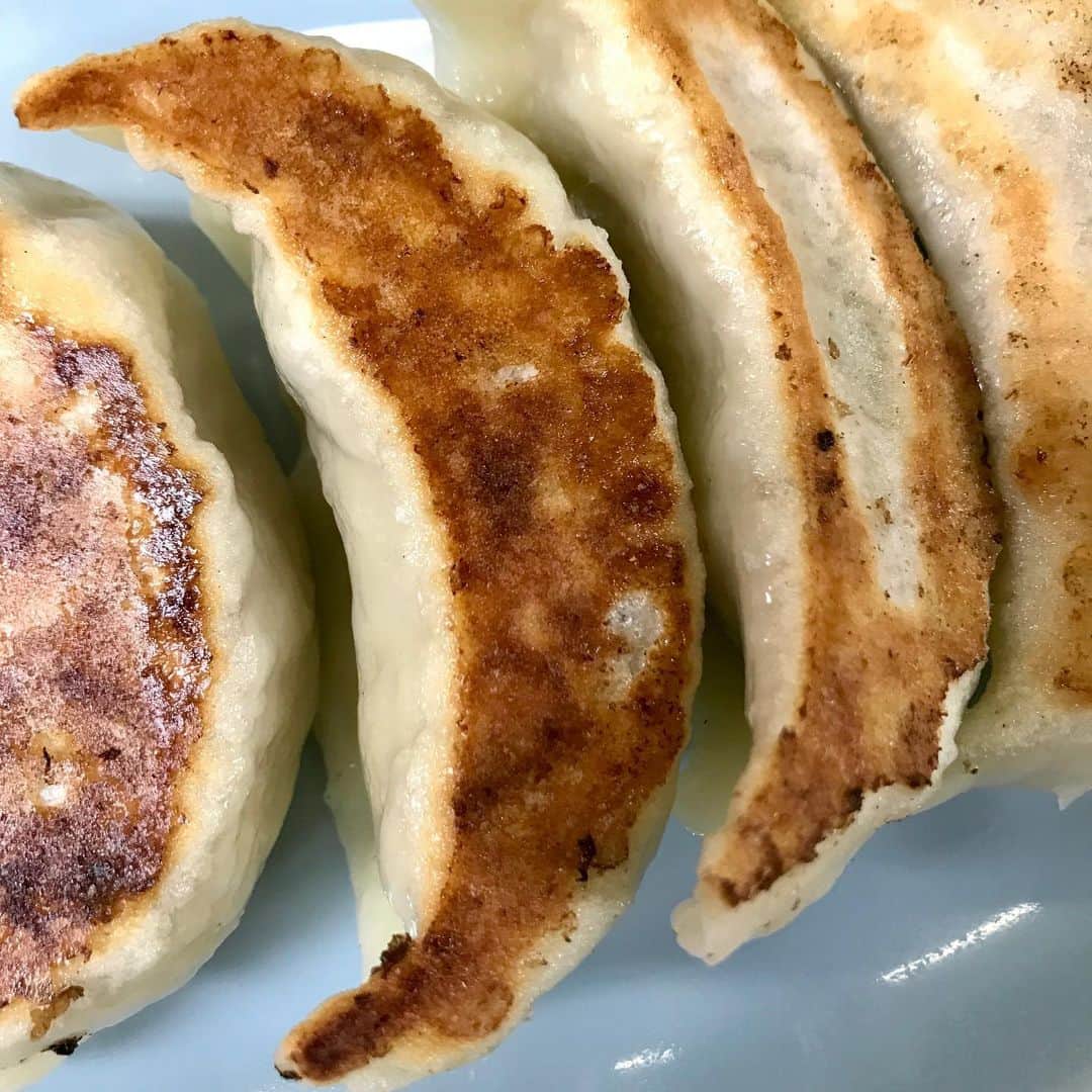 江口寿史のインスタグラム：「今日の夜はビールと餃子のみ！」