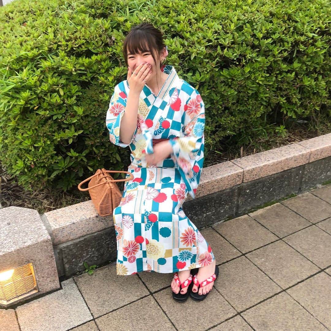 かほこ。さんのインスタグラム写真 - (かほこ。Instagram)「ㅤㅤㅤㅤㅤㅤㅤㅤㅤㅤㅤㅤㅤ ㅤㅤㅤㅤㅤㅤㅤㅤㅤㅤㅤㅤㅤ 浴衣 : #utatane ㅤㅤㅤㅤㅤㅤㅤㅤㅤㅤㅤㅤㅤ 日曜日ははるちゃん（ @__haru3 ）と 浦安花火大会に行ってきました！ 髪の毛はるちゃんがやってくれたの🥺❤️ めちゃめちゃかわいい🥺❤️❤️ ほんとにありがとう！  二人でぐだぐだしてたら 時間なくなっちゃって 着付けちゃんとできんかった！（笑） 首元ゆるゆるだし帯失敗した😇 でも楽しかったからそれで良し💓 ㅤㅤㅤㅤㅤㅤㅤㅤㅤㅤㅤㅤㅤ 同じ浴衣買いましたって子 たくさんいた〜！嬉し！❤︎❤︎ ㅤㅤㅤㅤㅤㅤㅤㅤㅤㅤㅤㅤㅤ #浴衣 #花火大会 #kaho_fashion」7月30日 20時48分 - xxokohakxx