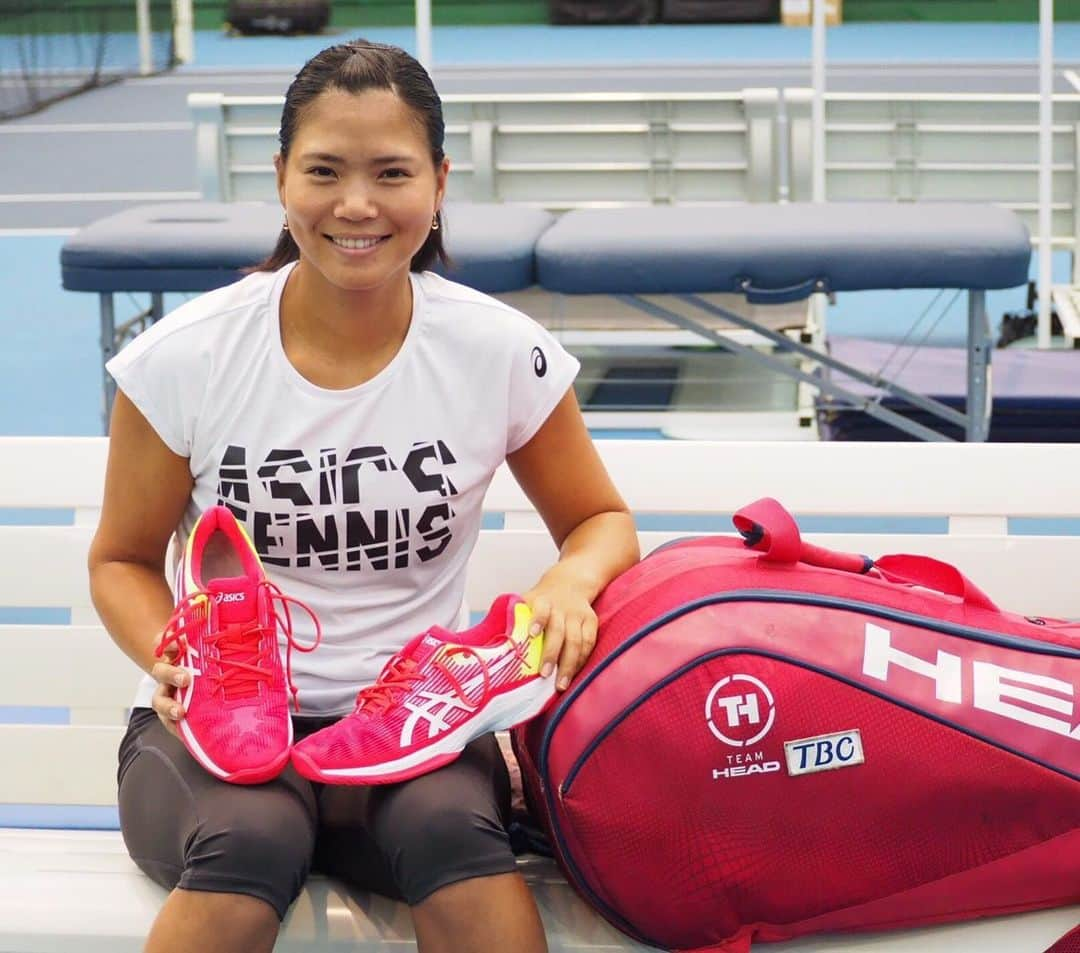 尾崎里紗さんのインスタグラム写真 - (尾崎里紗Instagram)「練習再開 & asicsのNew Shoes!﻿ ﻿ ﻿ ﻿ #glico #powerproduction #head #teamhead #asicstennis #teamasics #imoveme #onitsukatiger #gram3 #グラムスリー #tbc_aesthetic #エステ #エステティックtbc #尾崎里紗 #risaozaki #tennis #tennisplayer #テニス #citizen #tiffany #fitness #フィットネス」7月30日 20時45分 - risaozaki410