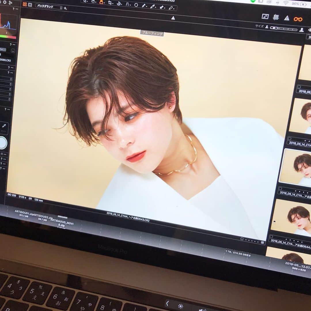 野口和弘のインスタグラム：「CYAN issue022(@cyanmagazine )が発売しましたー☺︎ . 今回はスタイリストの小俣(@cieca.omc )と2人で！！ . ありがたい限りです！！ . 是非見てくださいねー！！いや、買ってくださいねー！笑 . CYANの鈴木さん、ありがとうございます！！ . #CYAN#CIECA.」